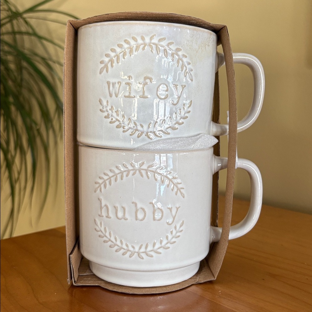 Wifey / Hubby Mugs - set of 2 stackable mugs - brand new